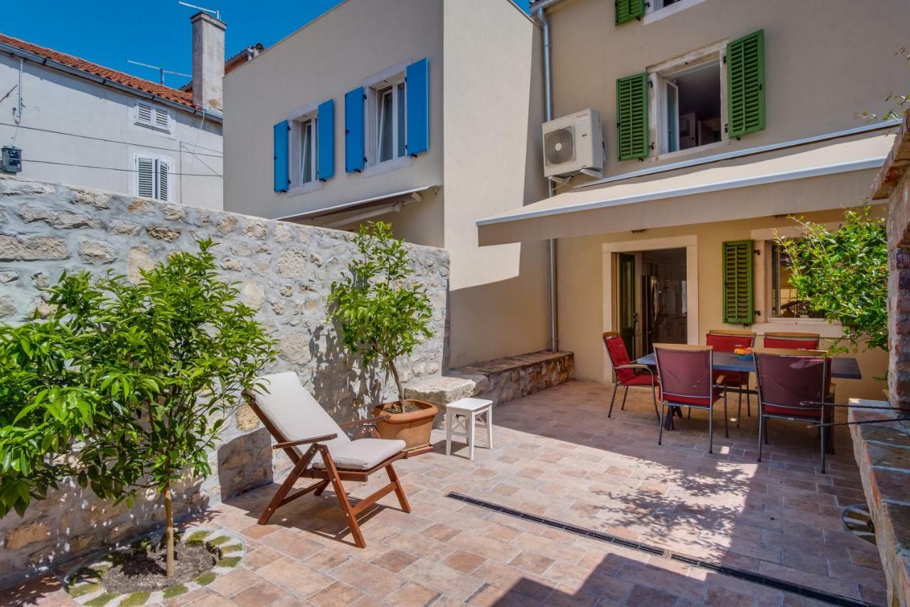 At Home In Osor, Cres Exterior photo